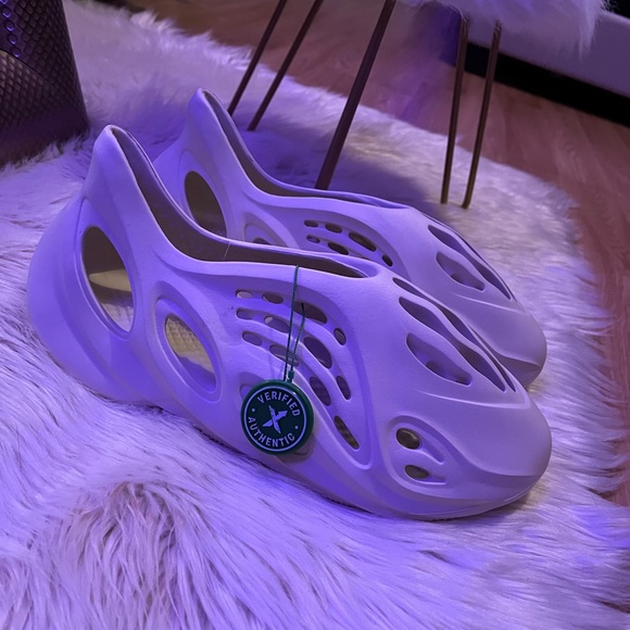 adidas Other - Foam runner